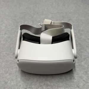 Meta Oculus Quest 2 VR Headset 128GB KW49CM White Headset Only Tested
